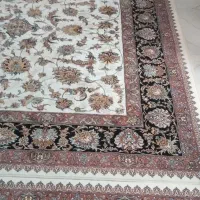 یک‌ جفت فرش نه متری و شش عدد پشتی
