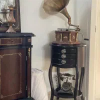 گرامافون قدیمی منب کاری شده