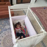 تخت بچه همراه با تشک و بالشت|تخت و صندلی بچه|اهواز, کوی مهدیس|دیوار