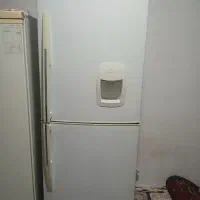 یخچال نیمه فریزر