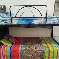 تخت دو طبقه فلزی به همراه دو تشک رویال