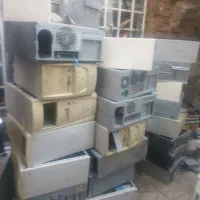 خریدار کامپیوتر کیس و مانیتور خراب سوخته قدیمی