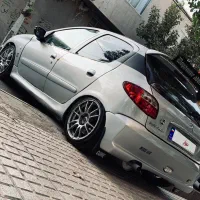 پژو 206 تیپ 5 نقره‌ای لوازمی