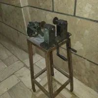 سمباده رومیزی دستی سنباده چاقو تیز کن قدیمی|کلکسیون اشیاء عتیقه|اصفهان, خلیل آباد|دیوار