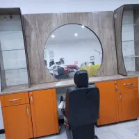 کمد. و آینه و باکس