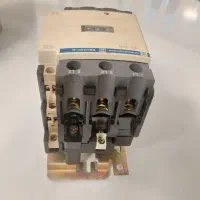 یک کنتاکتور۶۵ آمپرتله مکانیک اشنایدر