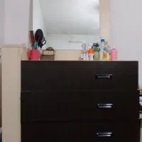 دراور با آینه و دو تا پاتختی دارای صندلی جنس MDF