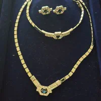 ست و نیم ست کاملا نو خارجی ، مشابه طلا،اویز  نقره