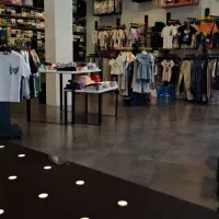 فروشنده حرفه‌ای پوشاک بچه گانه