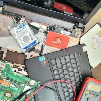 تعمیرات لپتاپ ، تعمیر خدمات فروش (تک تکنیک)