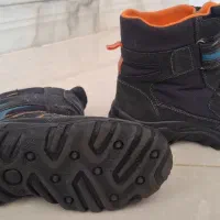 پوتین|کیف، کفش، کمربند|پاوه, |دیوار