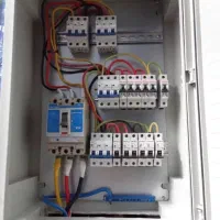 برقکار حرفه ایی هستم با سابقه کار بالای ۲۵ سال