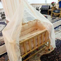 تخت کنارمادر ویونا