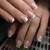 کاشت ناخن سالن زیبایی آفَر