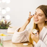 مشاوره آنلاین تخصصی پوست‌ومو