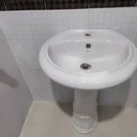 روشویی با پایه چینی تک