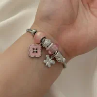 دستبند ....‌|بدلیجات|شاهین‌شهر, عطار|دیوار