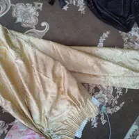 پرده طلایی گلدار