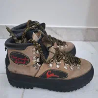 کفش کوهنوردی و طبیعتگردی