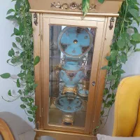 ویترین و گنجه چوبی