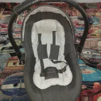 کریر و آغوشی نوزاد