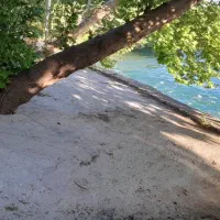 سکوی شخصی لب آب رودخانه زاینده رود|اجارهٔ کوتاه‌مدت آپارتمان و سوئیت|سامان, |دیوار