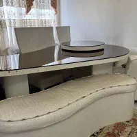 میز ۸ نفره سفید با صندلیهای چوب و چرم طراحی خاص