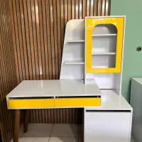 میز تحریر آلما