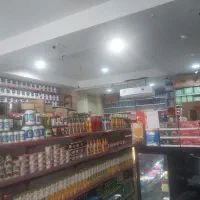استخدام فروشنده ماهر در داخل فروشگاه