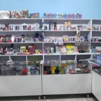 قفسه و ویترین مغازه