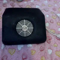 فن زیر دست ناخن کار