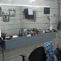 دکور با اینه ارایشگاع مردانه