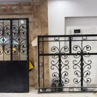درب و پنجره گل دار
