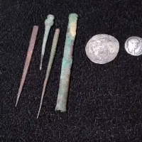 چندتا جنس و سکه زیر