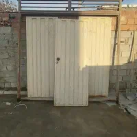 یک درب پارکینگ سه لنگه