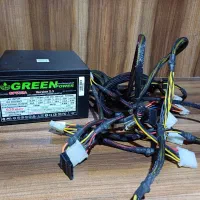 تعدادی قطعه کامپیوتر