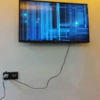 خریدار تلویزیون های صفحه شکسته و خراب