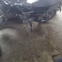 یک موتور سیکلت دارم برا فروش مدل ۸۹