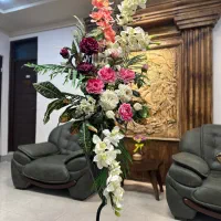گل مصنوعی در حد نو مناسب دفاتر کاری