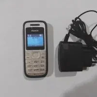 گوشی ساده نوکیا 1200 با شارژر