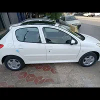 207سقف شیشه‌ ای