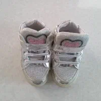 کتونی بچگانه