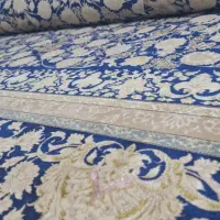 فرش قالی دستباف گونه ی ابریشم بافت اکریلیک