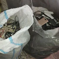 هنزفری و قاب موبایل ضایعاتی