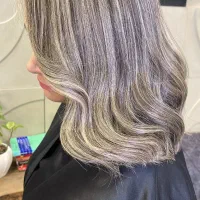 همکار و دستیار آرایشگر|استخدام درمانی، زیبایی، بهداشتی|رشت, گلسار|دیوار