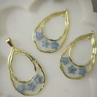 آموزش اکسسوری،زیورآلات رزینی با مدرک بین المللی|خدمات آموزشی|یزد, |دیوار