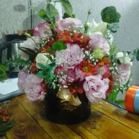 باکس گل لیسانتوس با رز و آلستر