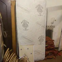تعدادی تشک طبی فنری تک نفره در حد نو سمساری