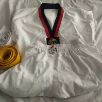 لباس تکواندو با وسایل
