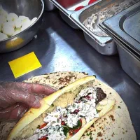 طعم همبر زغالی یک طعم بی نظیر در خفن لقمه